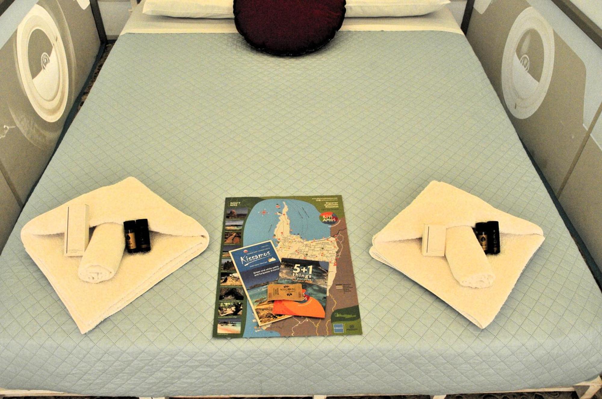 Cornelia Hippie Magic Bus Villa Kissamos Ngoại thất bức ảnh